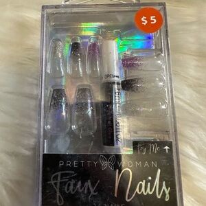 🩷5/$10 Pretty Woman Faux Nails with Glitter